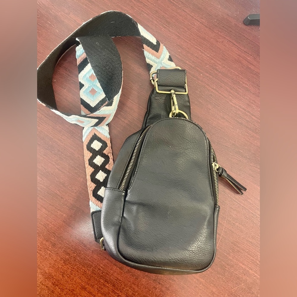 Anthropologie cross body black leather. Gently used. A little worn on front top